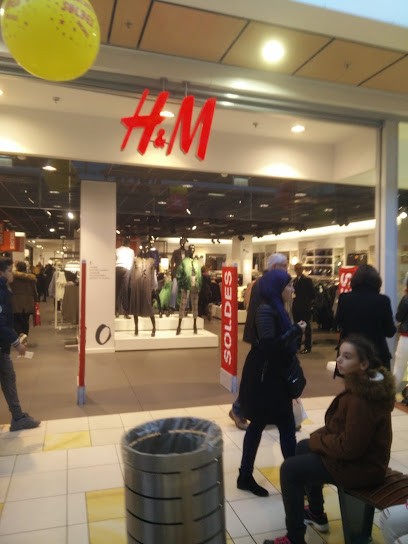 H&M, Magasin de Vêtements à Toulouse