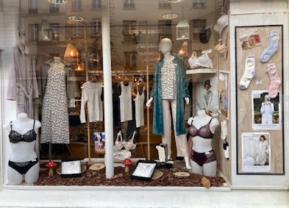Lingerie Bleuette, Magasin de Vêtements à Versailles
