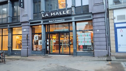 La Halle Honfleur Dauphin, Magasin de Vêtements à Honfleur