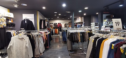 Cache Cache, Magasin de Vêtements à Sallanches