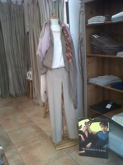 Moicani, Magasin de Vêtements à Paris 07