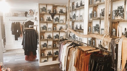 ShowRoom des Nanas, Magasin de Vêtements à Rochefort-du-Gard