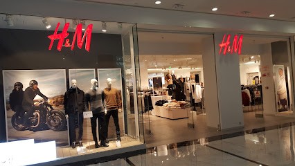 H&M, Magasin de Vêtements au Chesnay