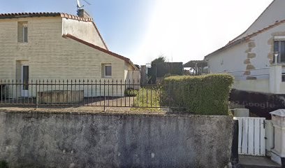 Avenue Lafayette, Magasin de Vêtements à Cirières