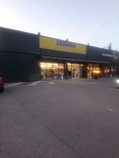 Zeeman Livron-sur-Drôme Avenue De Provence, Magasin de Vêtements à Livron-sur-Drôme