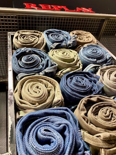 Denim Industry, Magasin de Vêtements à Saint-Germain-en-Laye