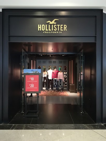 Hollister Co., Magasin de Vêtements au Chesnay