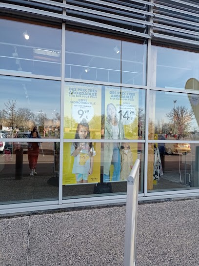 Takko Fashion, Magasin de Vêtements au Creusot