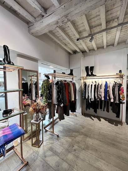 Com’in By Helena, Magasin de Vêtements à Montbrison