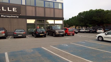 La Halle Grasse, Magasin de Vêtements à Grasse