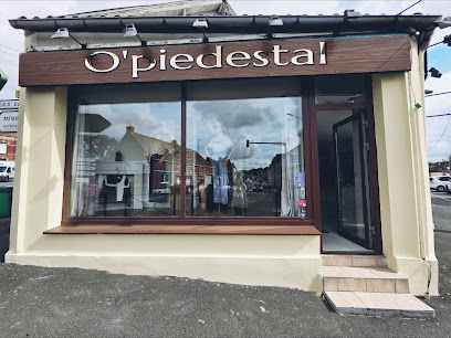 O'piedestal Magasin De Vêtements à Souchez