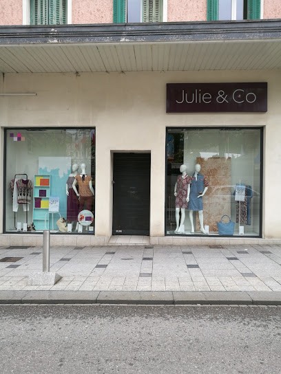 Julie Guerlande, Magasin de Vêtements à Oyonnax