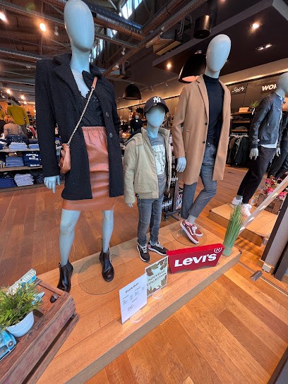 Blue Box, Magasin de Vêtements à Salaise-sur-Sanne