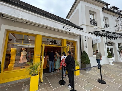 Fendi La Vallee Village Temp Outlet, Magasin de Vêtements à Serris