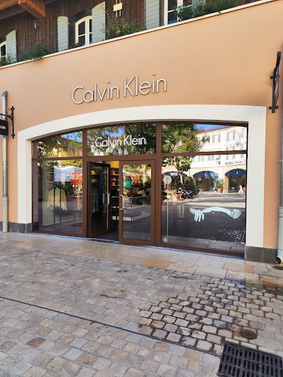 Calvin Klein, Magasin de Vêtements à Miramas