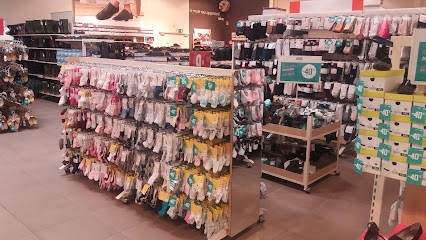 Gemo Ruffec Shoes And Clothing, Magasin de Vêtements à Ruffec