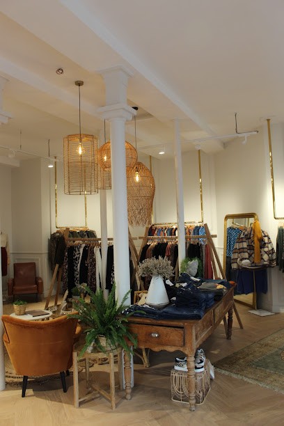 Bertille Fougères, Magasin de Vêtements à Fougères