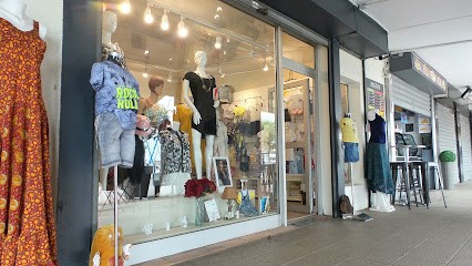 Chez SWAN, Magasin de Vêtements à Saint-Cyprien