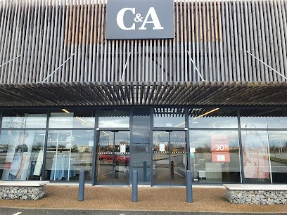 C&A, Magasin de Vêtements à Saint-Bonnet-de-Mure