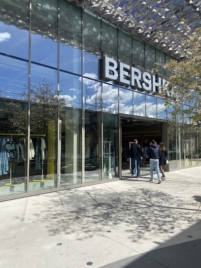 Bershka, Magasin de Vêtements à Saint-Jean-Bonnefonds