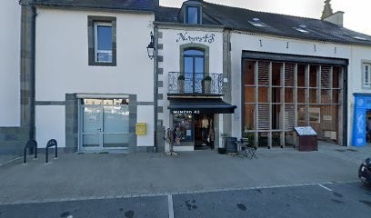 Numéro 43, Magasin de Vêtements à Pleyben