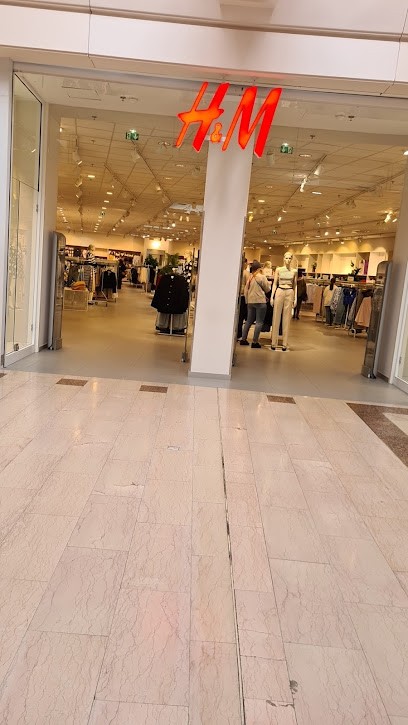 H&M, Magasin de Vêtements à Mondeville