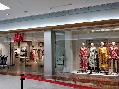 H&M, Magasin de Vêtements à Labège