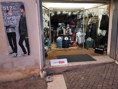 Aimar Christian, Magasin de Vêtements à Fréjus