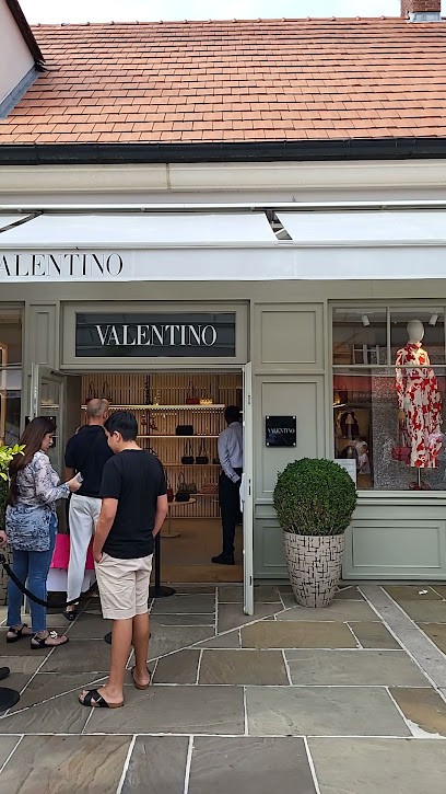Valentino, Magasin de Vêtements à Serris