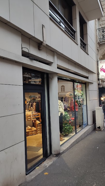 MAY Concept Store - Issy, Magasin de Vêtements à Issy-les-Moulineaux