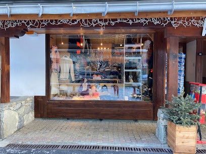 Anthracite, Magasin de Vêtements à Tignes