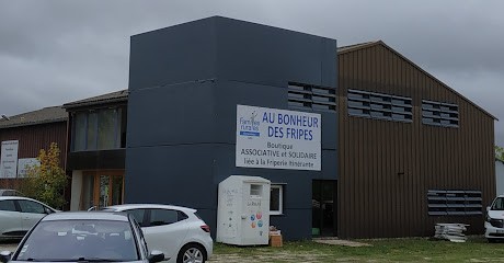Au bonheur des fripes Rivières-Familles Rurales, Magasin de Vêtements à Rivières