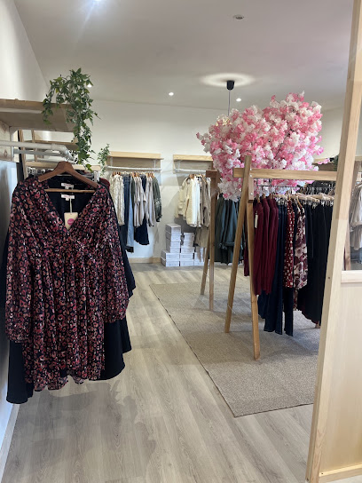 F'émïna Magasin De Vêtements à Langueux