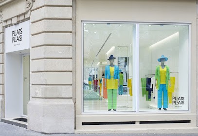 PLEATS PLEASE ISSEY MIYAKE / PARIS, Magasin de Vêtements à Paris 07