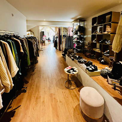 Carli Magasin De Vêtements à Éguilles