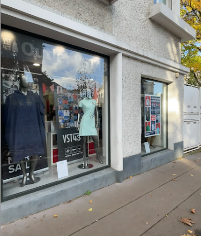 Outlet Vst43 Magasin De Vêtements à Nantes