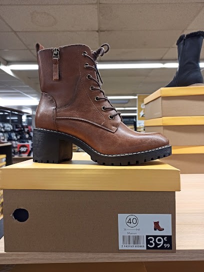 Magasin DistriCenter Evron, Magasin de Vêtements à Évron