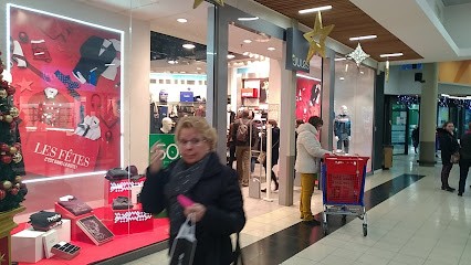 Jules Fougeres, Magasin de Vêtements à Fougères