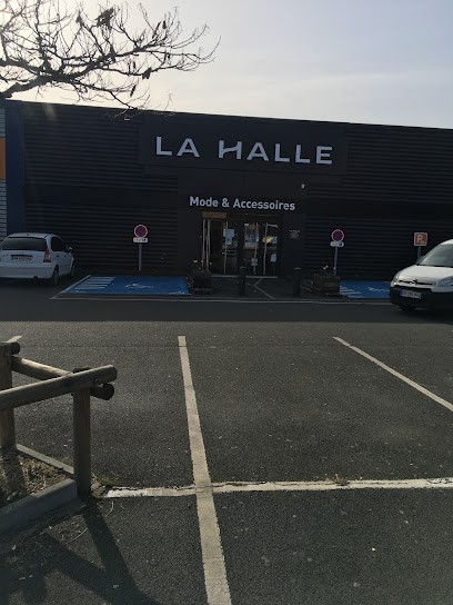 Halle Fashion And Accessories, Magasin de Vêtements à Romorantin-Lanthenay