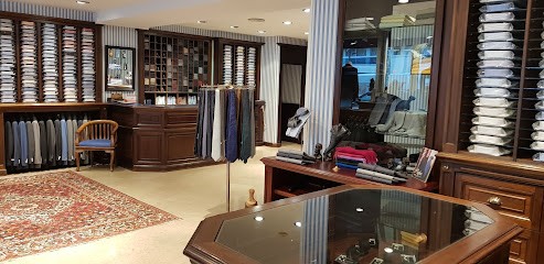 Boutique Pape, Magasin de Vêtements à Paris 07