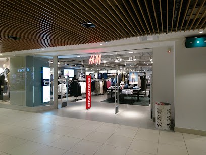 H&M, Magasin de Vêtements à Metz