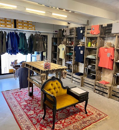 ICONIC Family Store Ste Maxime, Magasin de Vêtements à Sainte-Maxime