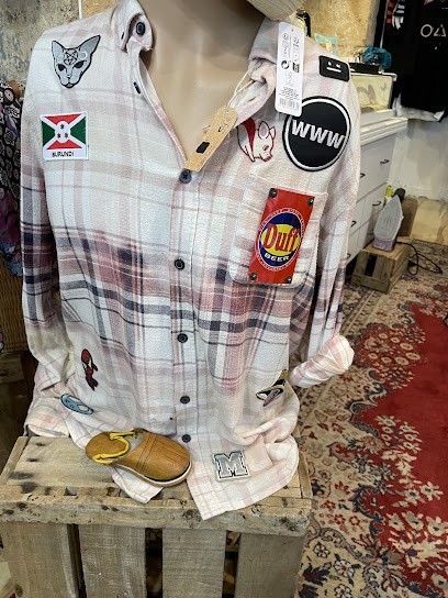 La Malle à Cali, Magasin de Vêtements à Aubas