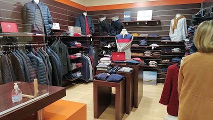 Evolution, Magasin de Vêtements à Maen Roch