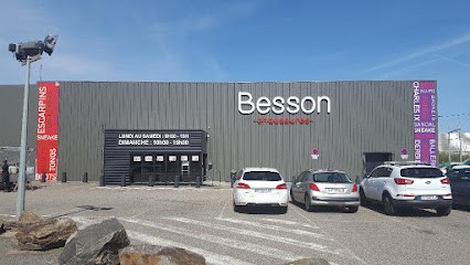 LA HALLE, Magasin de Vêtements à Villars