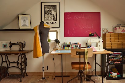 La république du sarouel, Magasin de Vêtements à Royère-de-Vassivière