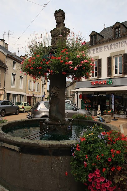 Sermo, Magasin de Vêtements à Neuvic