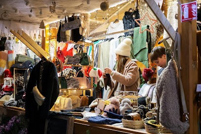 Les Chrysalides, Magasin de Vêtements à Revonnas