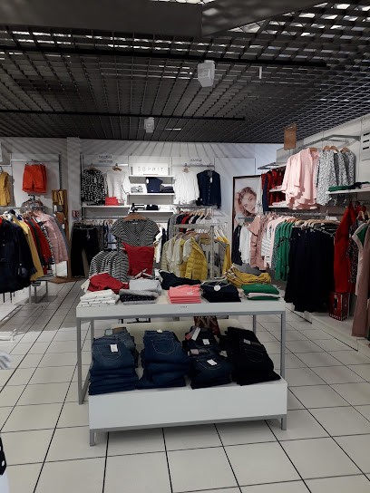CV News, Magasin de Vêtements à Langon