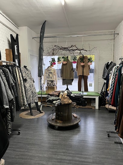 Boutique Le Dressing, Magasin de Vêtements à Merville